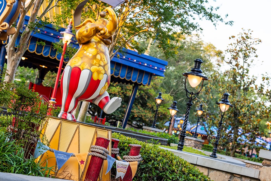 'Smellephants on Parade' in Storybook Circus First Statue Installed and Smells like Popcorn