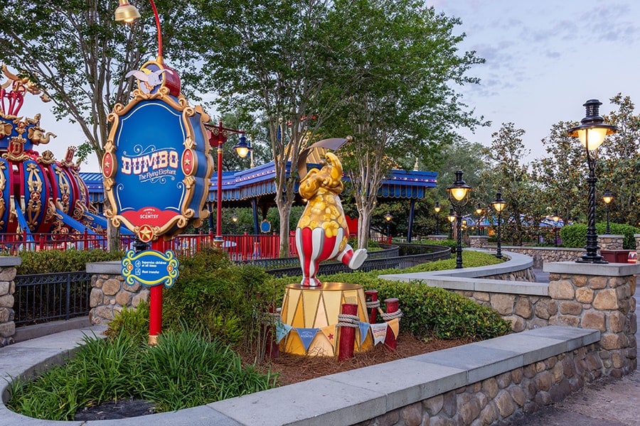 'Smellephants on Parade' in Storybook Circus First Statue Installed and Smells like Popcorn