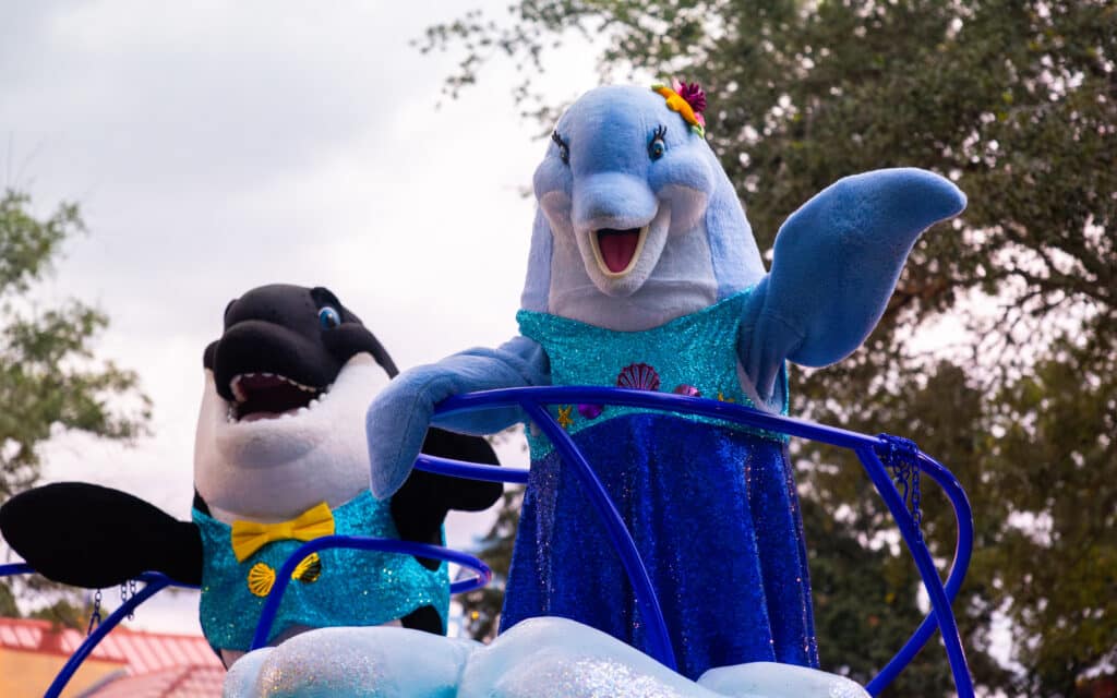 Summer at SeaWorld Orlando - Grand Opening of the All-New Antarctica Realm, Live Shows, Animal Presentations, a New Parade, and the Return of Shamu and Crew and Ignite Fireworks