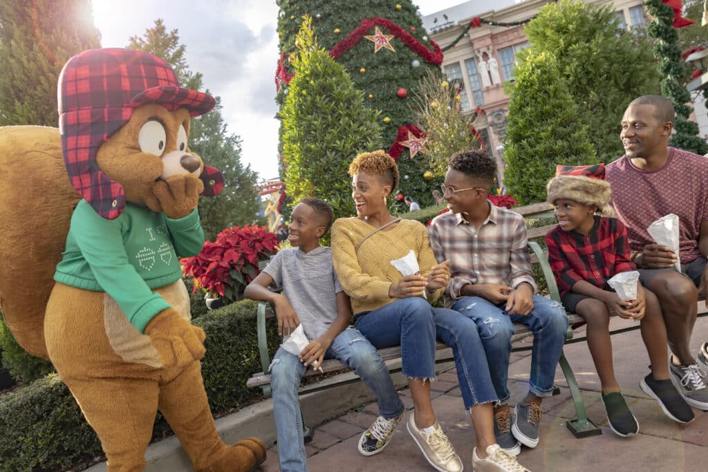 Universal Orlando Holidays Celebration Returns November 22 Through December 31 2025 - Christmas In The Wizarding World Of Harry Potter, Grinchmas, Universal’s Holiday Parade Featuring Macy’s, And More