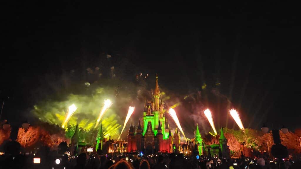 Disney World Christmas Day 2024 at the Magic Kingdom - Parade, Fireworks, and More