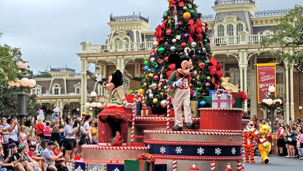 What To Expect on Christmas Day at the Magic Kingdom 2024: Christmas Parade, Fireworks, and More
Mickey and Minnie Mouse on Parade float