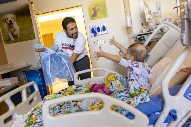 Mickey and Minnie Bring Reverse Trick-or-Treating to Children’s Hospitals