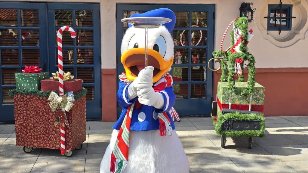 Holidays at Hollywood Studios 2024 with Donald Duck & Max Goof