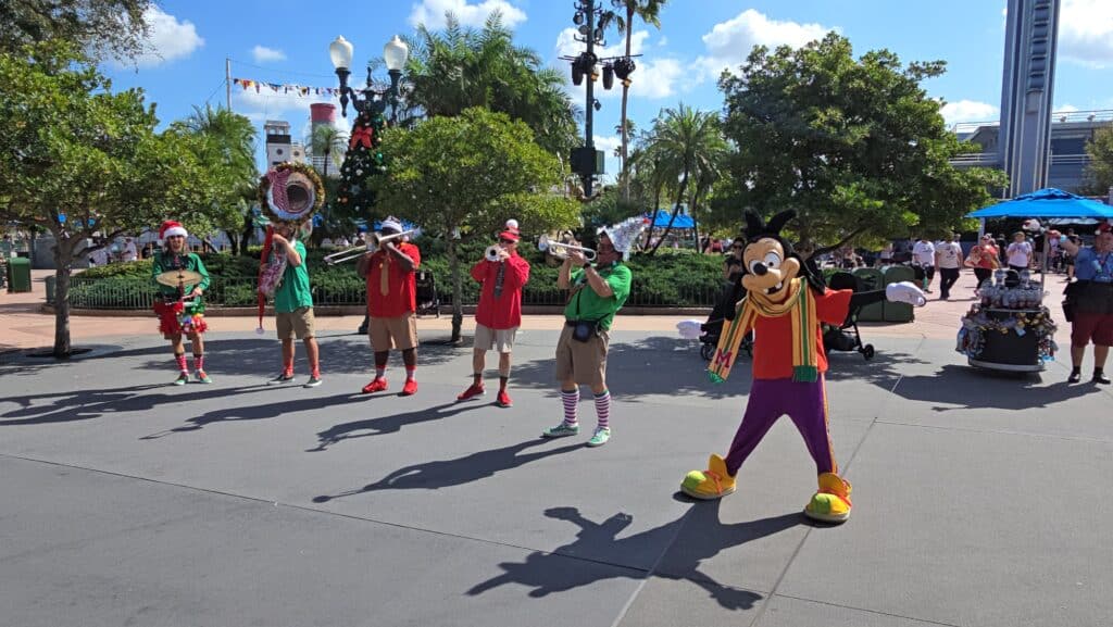 Holidays at Hollywood Studios 2024 with Donald Duck & Max Goof